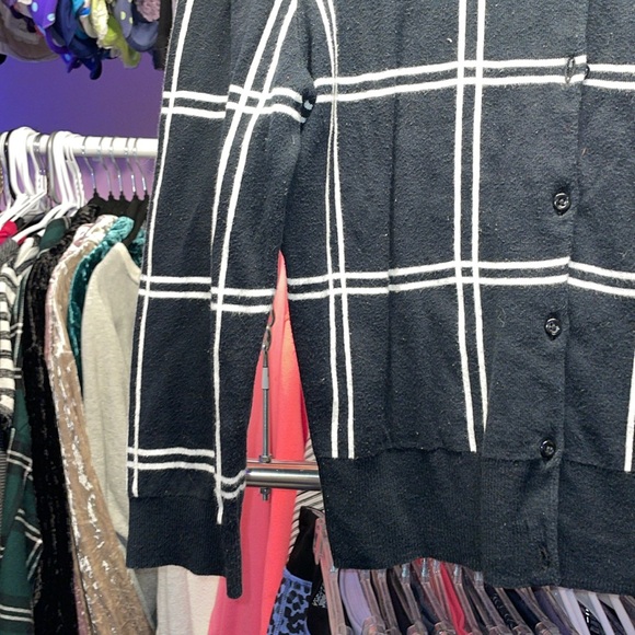 CHAPS fancy tartan plain like ladies top like new condition size medium black - Picture 5 of 9